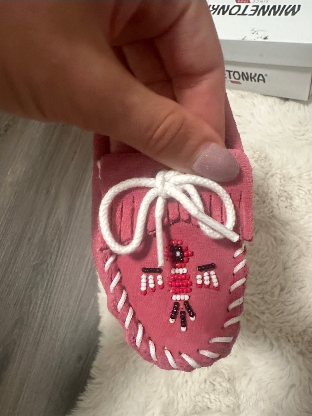 Minnetonka Pink Suede Girls shoes 13 - Picture 4 of 6